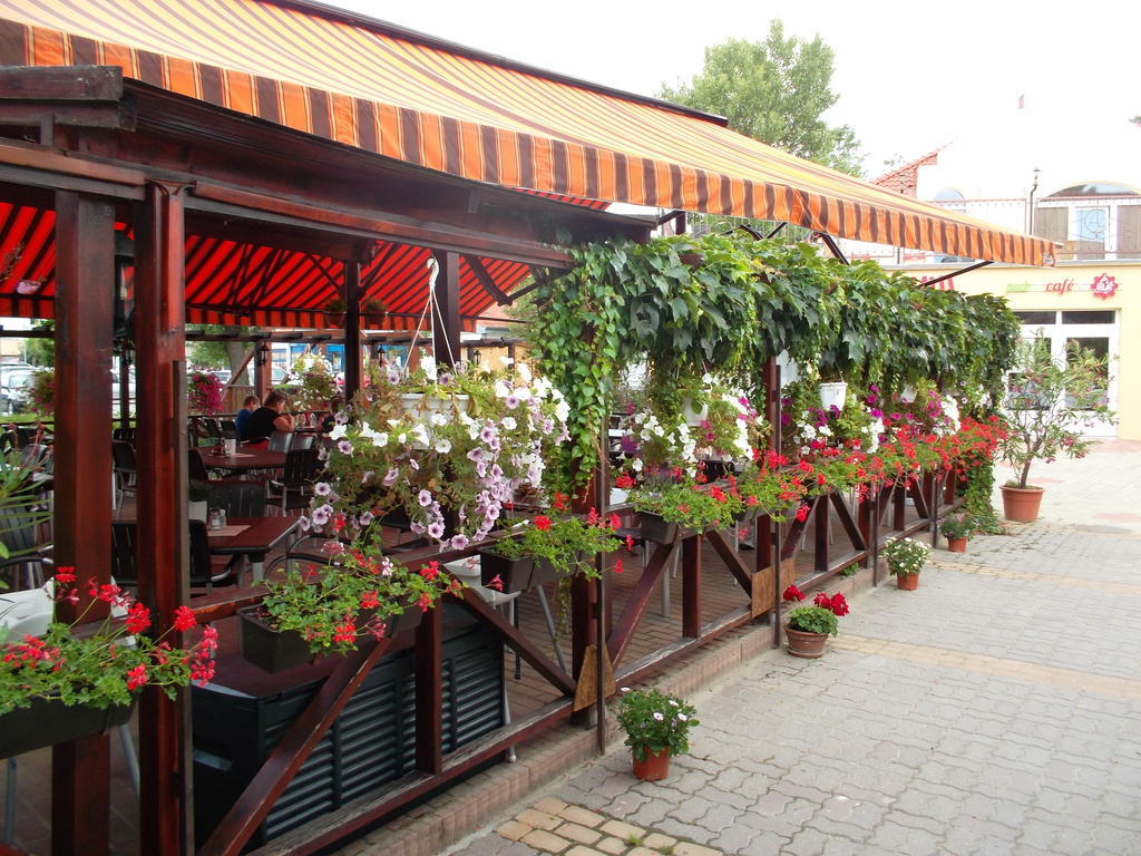 Delfin Apartman Sárvár Exterior foto